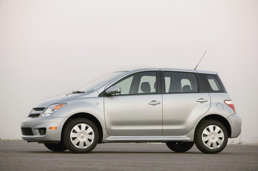  Scion xA 2006 года  (фото 14 из 21)